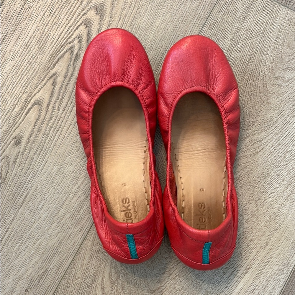 Poppy Tieks